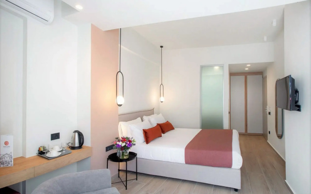 The City Hotel & Suites