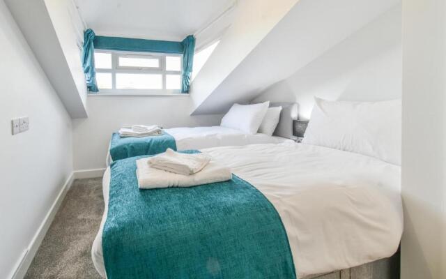 Windmill View Loft Apartment