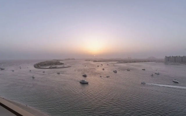 Grand Marina Bleu I Private Beach & Views I PS5 I Infinity Pool I by Skyline Serenity