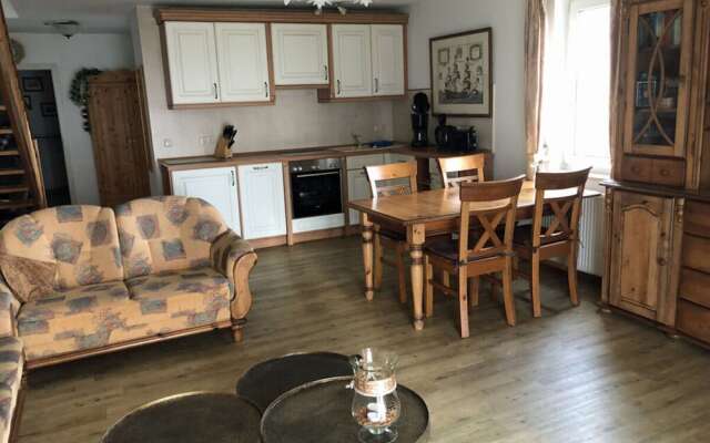 Lake View Modern Retreat