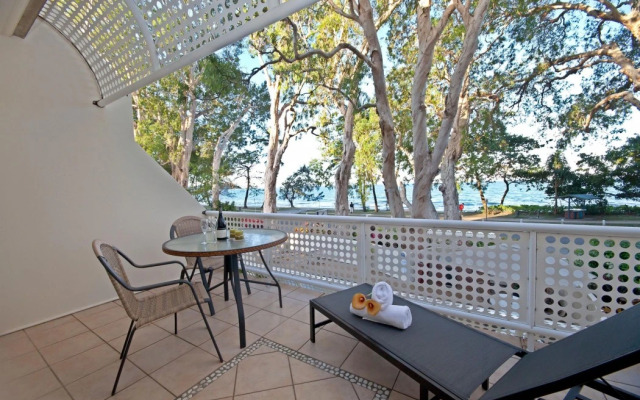 On Palm Cove Beachfront Apartments