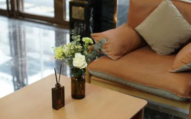 Mousi Light Luxury Hotel