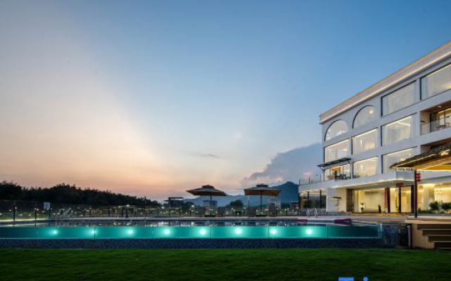 Reddy Mountain Residence