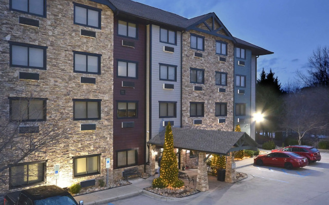 Brookstone Lodge near Biltmore Village, Ascend Hotel Collection by Choice Hotels International