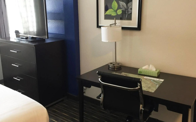 Comfort Inn & Suites Tigard near Washington Square
