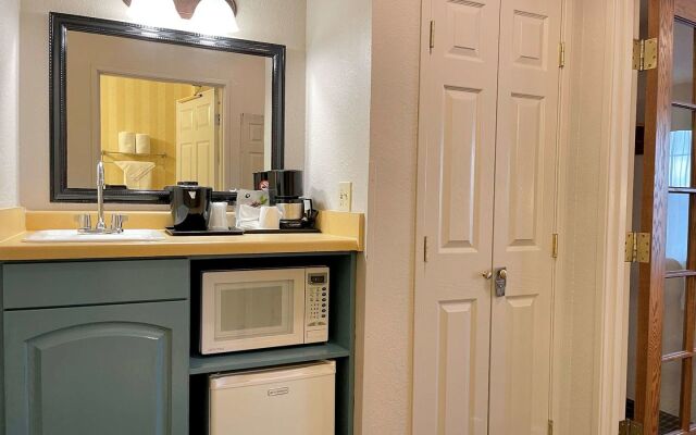 Holiday Inn Express & Suites Zion by IHG