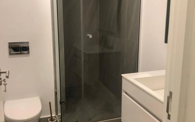 Coral Point Studio 107