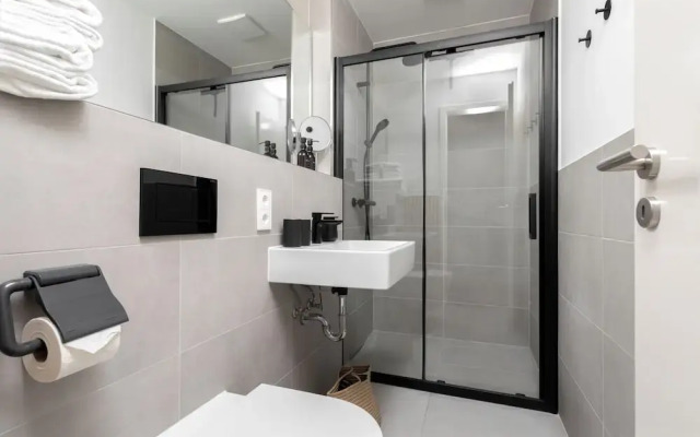 Global Living I The Graf