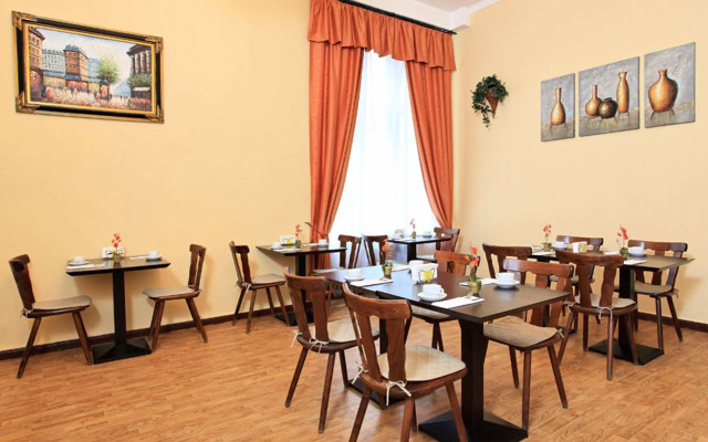 Hotel - Pension Cortina