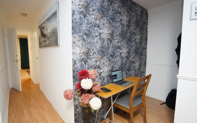 Ground floor Apt Slough by Easy2Manage