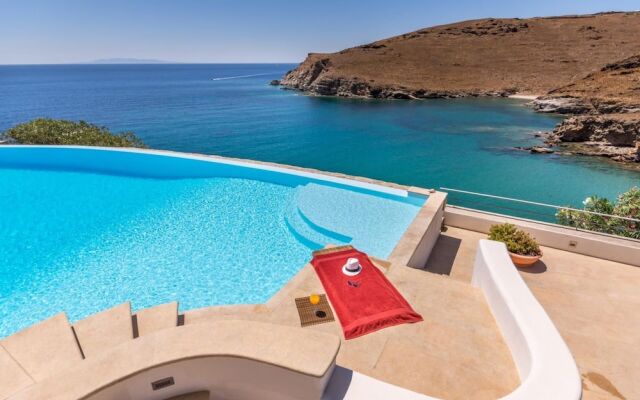 Inviting 8-bed Villa in Ermoupoli - Villa Blueros