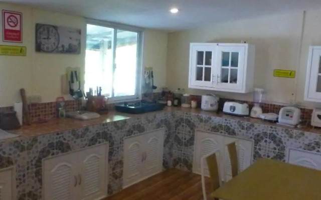 1 Double bedroom apartment with Pool and extensive Kitchen diningroom