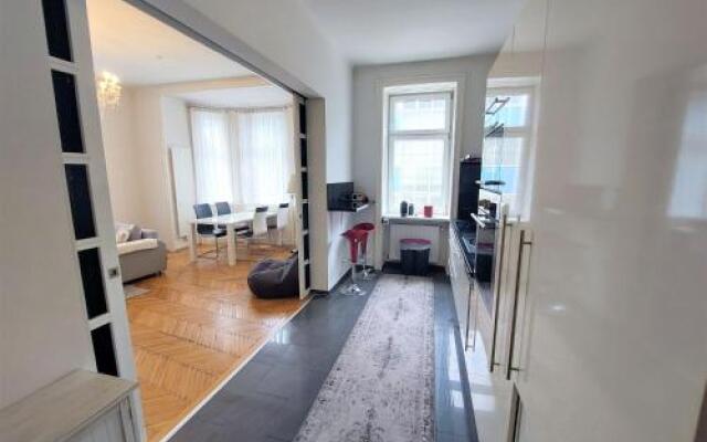 Apartment Romantic Living