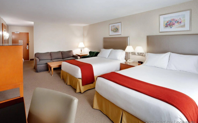 Holiday Inn Express Hotel & Suites Warwick-Providence (Arpt) by IHG