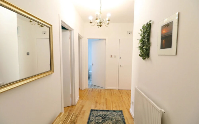 Comfortable Apartment in West End