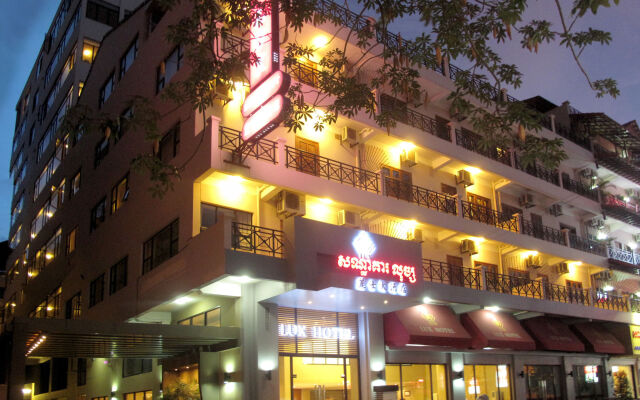 Lux Riverside Hotel & Apartment