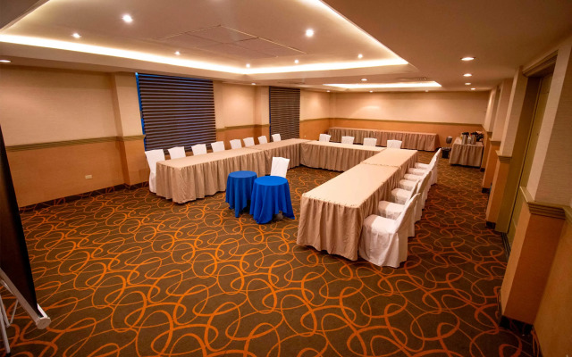 Araiza Palmira Hotel