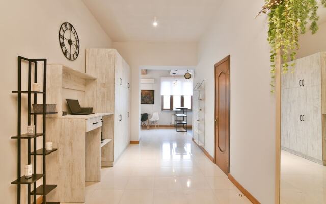 UPstairs Apart - Hostel