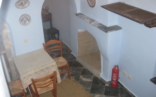 Traditional Hotel  IANTHE