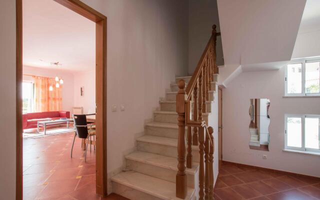 Casa da Alcaria by Portucasa