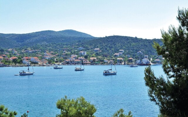 Amazing Home in Vinisce With Wifi and 2 Bedrooms