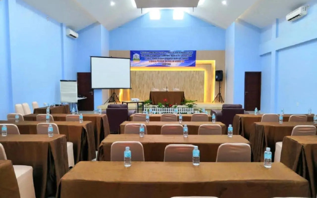 Grand Mahoni Hotel