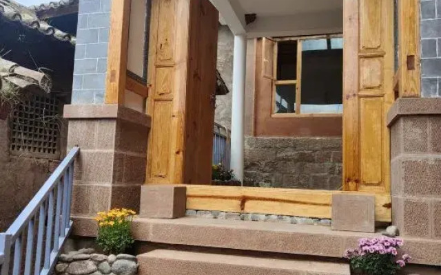 Nuodeng Wudishui Inn