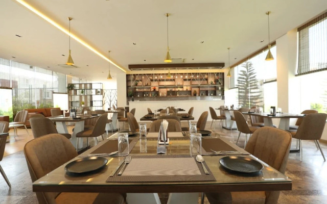 VRR Hotel's And Convention Centre