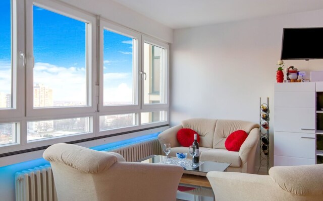 Studio Apartment in Zagreb With Lake Nearby