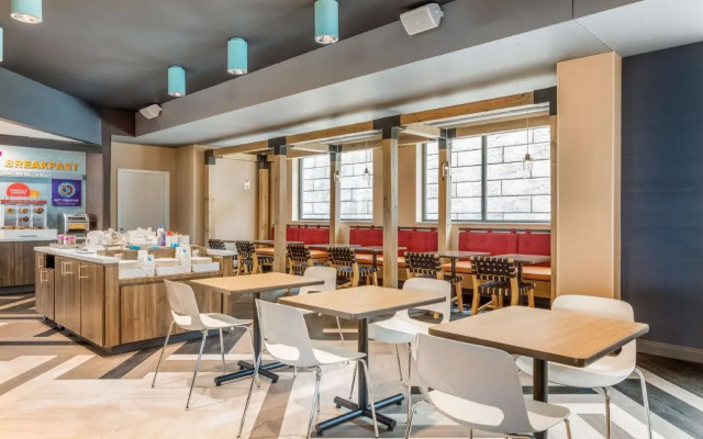 Tru by Hilton Madison West, WI