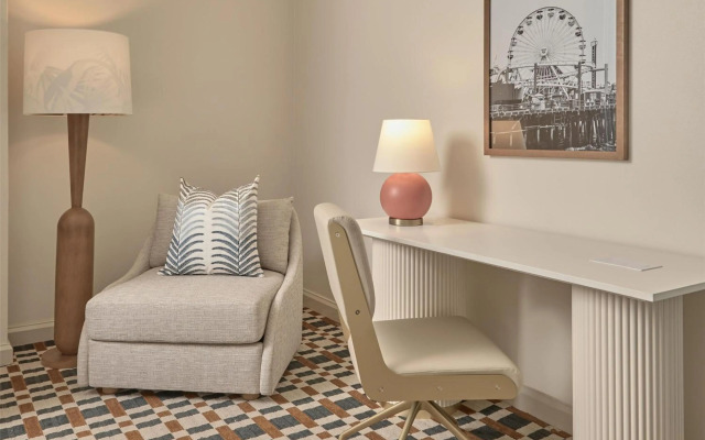 Hyatt Centric Delfina Santa Monica
