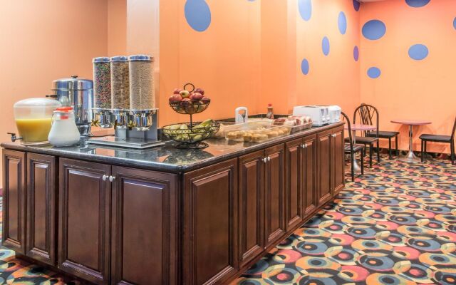 Howard Johnson Hotel Kitchener