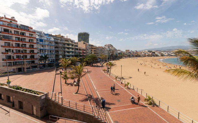 Lightbooking Livian Suites Las Palmas