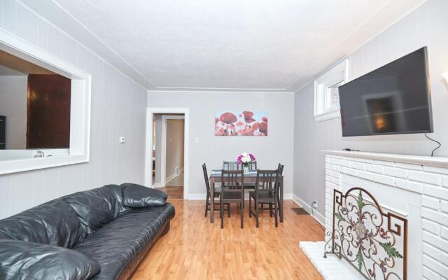 Lundy's Lane Central Home