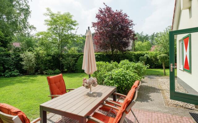 Villa With Spacious Garden Near Heeten