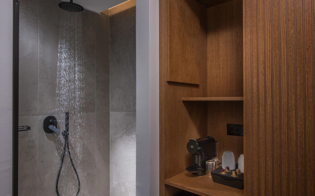 Noble Hotel Suites - Adults Only