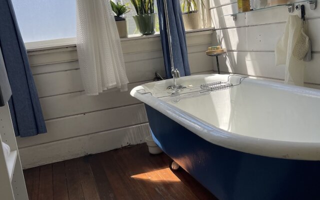 B-Love's Guest House