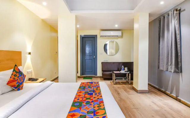 OYO Townhouse 152 Sarat Colony
