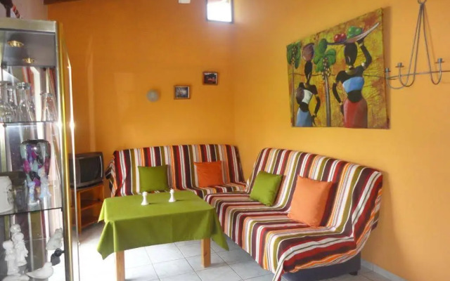 El Flamboyan Apartments