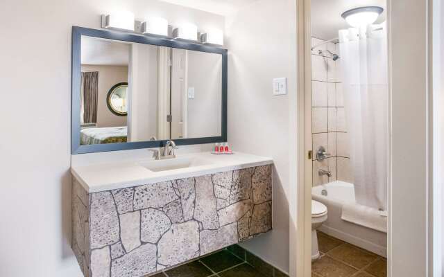 Suburban Studios Neenah-Appleton