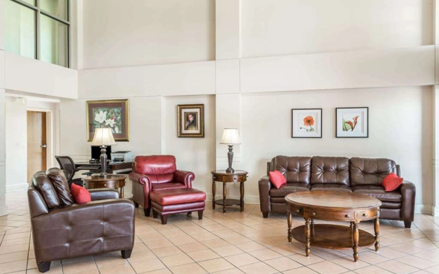 Ramada Luling