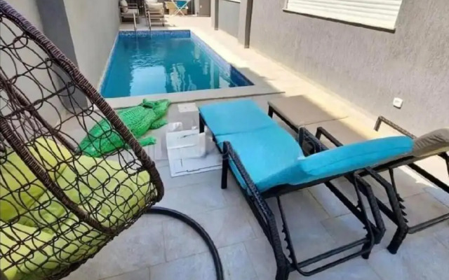 Luxury Appart With Pool Near to the Beach