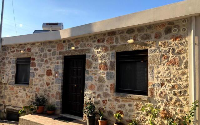 Oikia Stone House in seaside Kalo Chorio