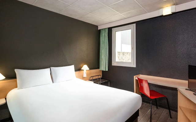 ibis Lannion Cote de Granit Rose