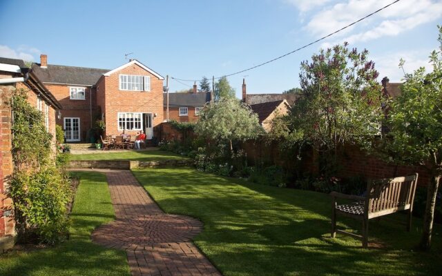 Hedingham Old Pottery
