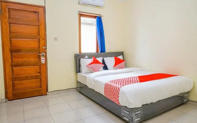 OYO 2401 Ardini Residence