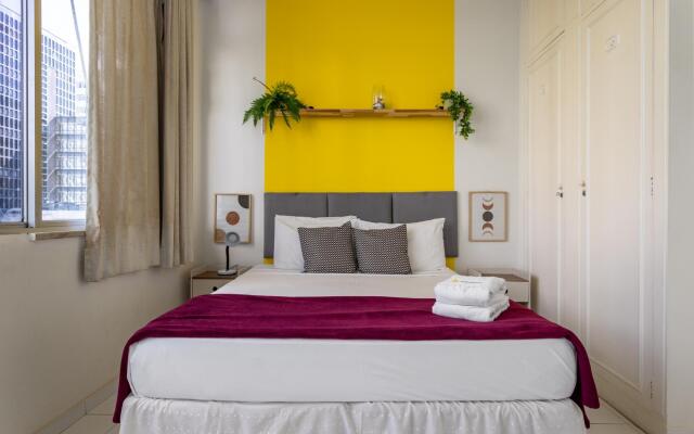 2 pax two blocks from the beach | VP604 Z1