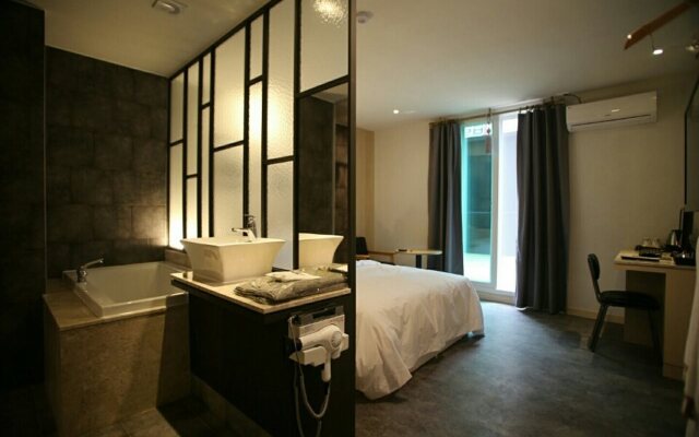 Moon Hotel
