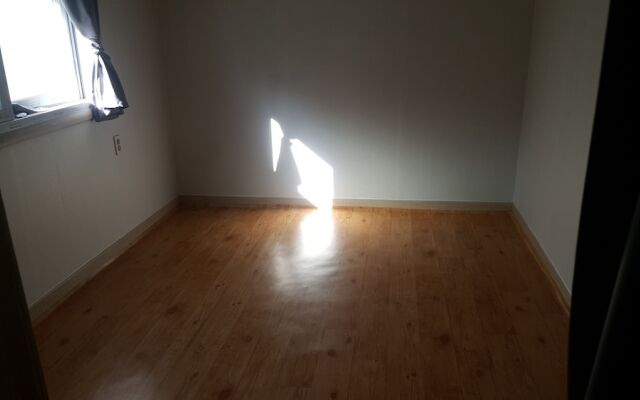 Centurial House - Hostel