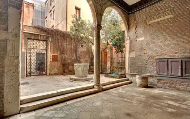 Grimaldi Apartments  - Scala Reale